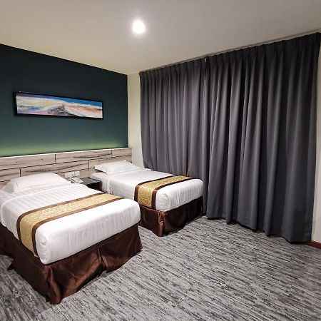 Meriton Inn Куантан Экстерьер фото
