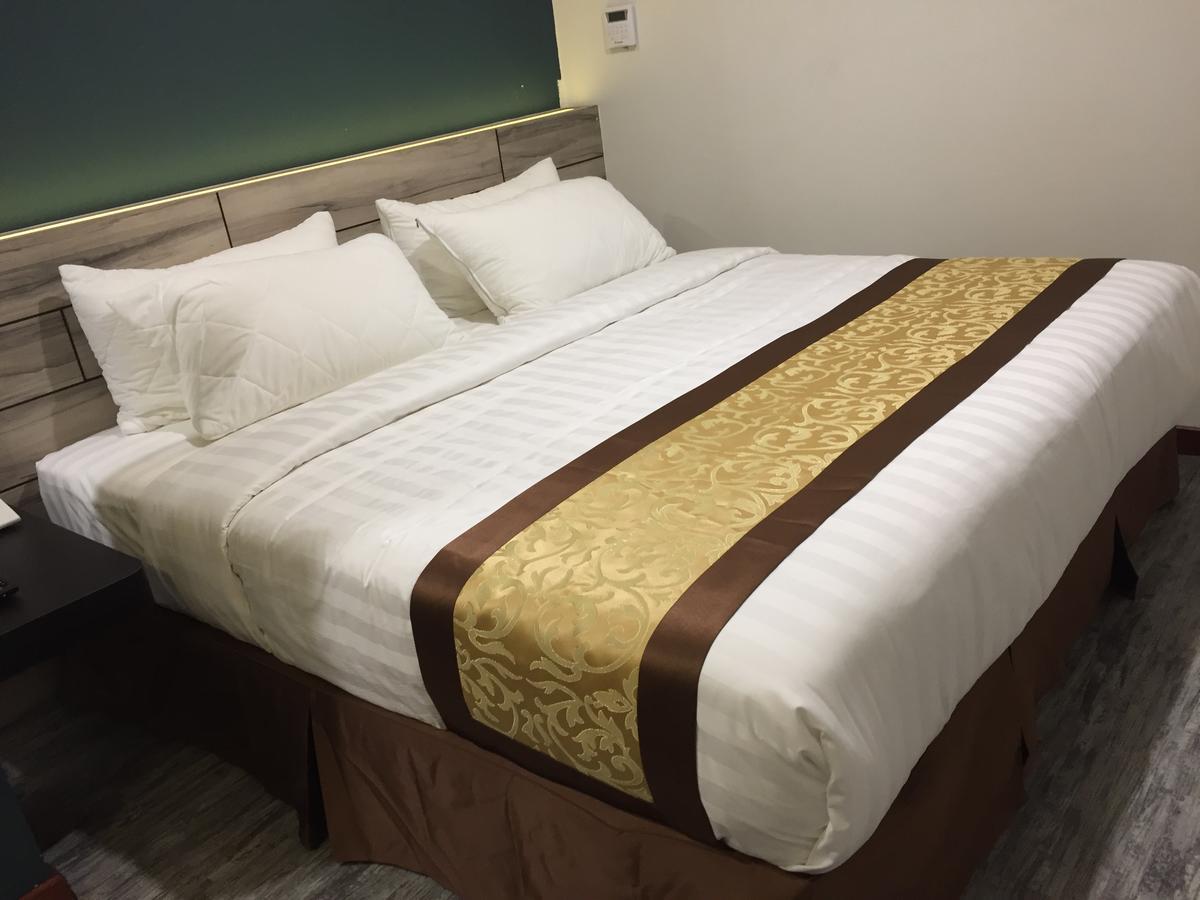 Meriton Inn Куантан Экстерьер фото